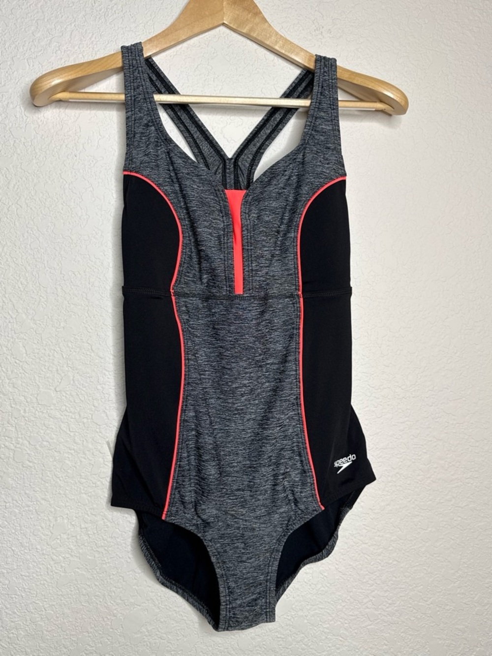 Speedo Black Grey Coral Racerback One Piece Swimsuit Size 8 Athletic Sporty